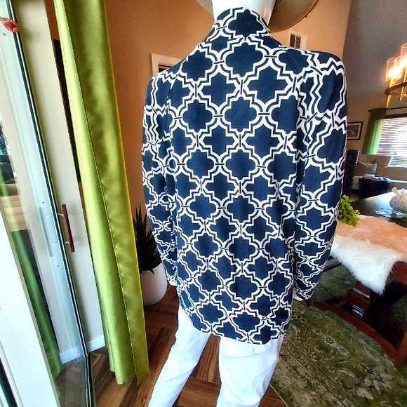 Crown & Ivy Beach Collection Navy & Cream Classic Tile Pattern Top. - Picture 6 of 11